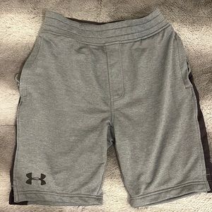FITTED under armour shorts size small
